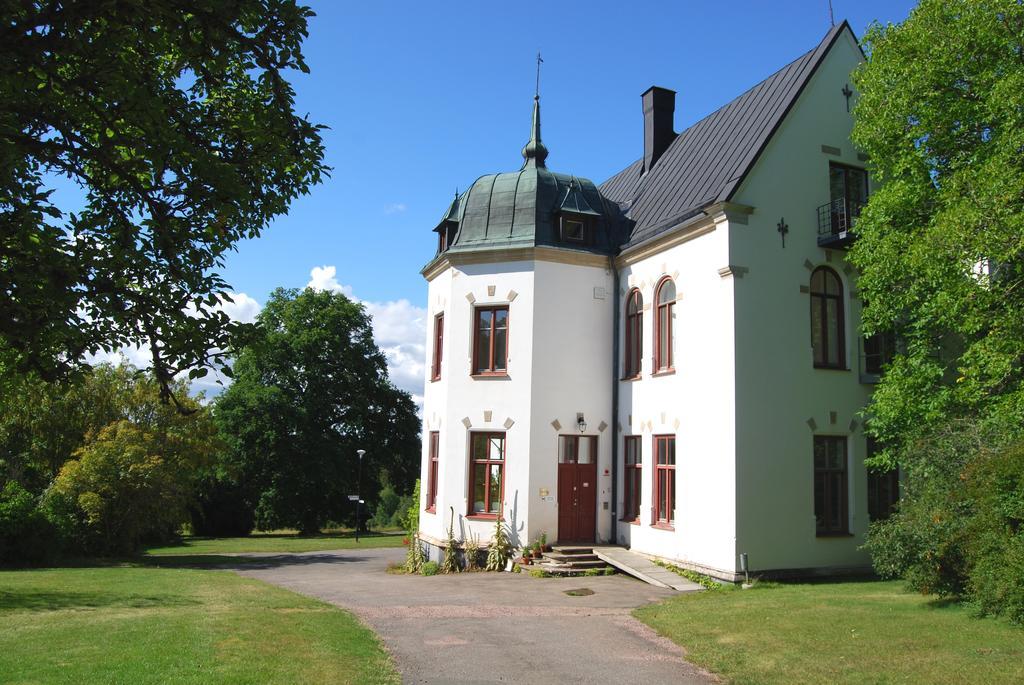 Отель Hellidens Slott Тидахольм Экстерьер фото